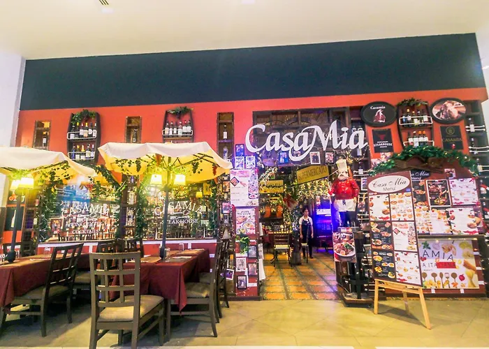 Cozy Peacock Hideaway Stylish Makati 300 Mbps Gym Swim Park *