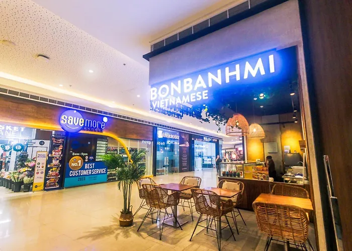 Апартаменты Cozy Peacock Hideaway Stylish Makati 300 Mbps Gym Swim Park *