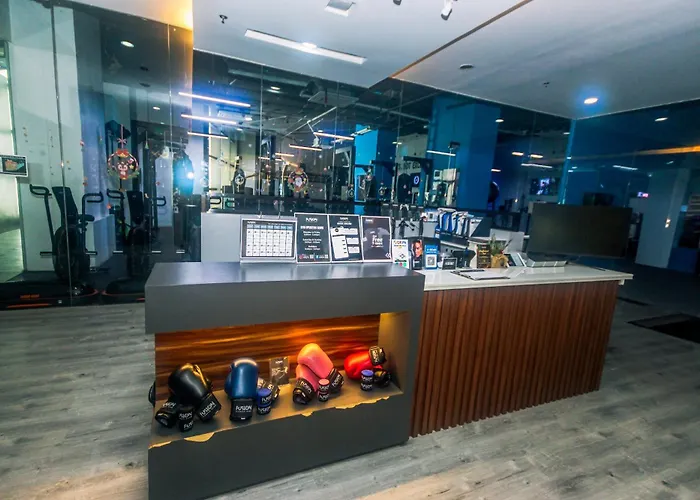 Cozy Peacock Hideaway Stylish Makati 300 Mbps Gym Swim Park Апартаменты *