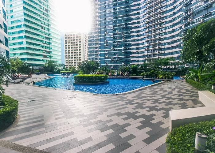 Cozy Peacock Hideaway Stylish Makati 300 Mbps Gym Swim Park Апартаменты
