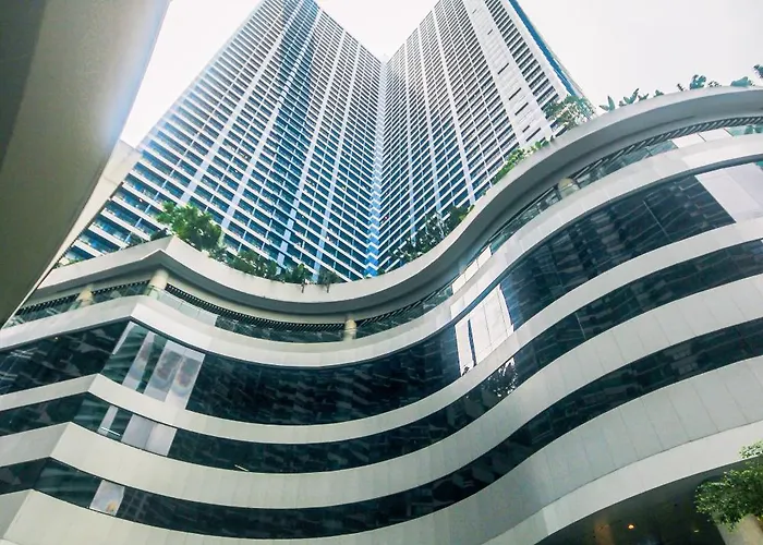 Cozy Peacock Hideaway Stylish Makati 300 Mbps Gym Swim Park Апартаменты *