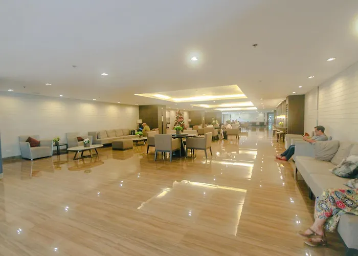 Апартаменты Cozy Peacock Hideaway Stylish Makati 300 Mbps Gym Swim Park *