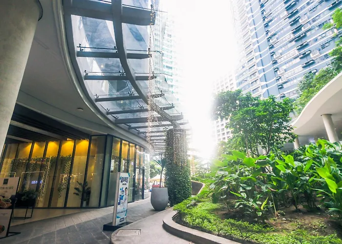 Cozy Peacock Hideaway Stylish Makati 300 Mbps Gym Swim Park Апартаменты *