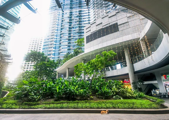 Cozy Peacock Hideaway Stylish Makati 300 Mbps Gym Swim Park Апартаменты Манила