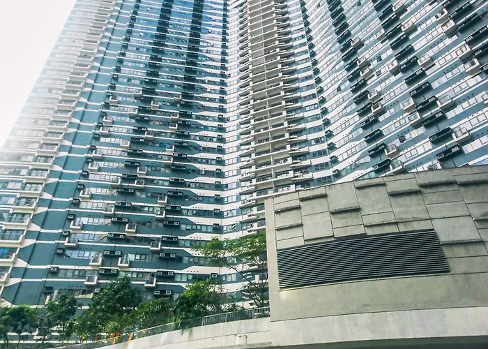 Cozy Peacock Hideaway Stylish Makati 300 Mbps Gym Swim Park Апартаменты