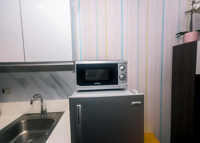 Cozy Peacock Hideaway Stylish Makati 300 Mbps Gym Swim Park * Манила