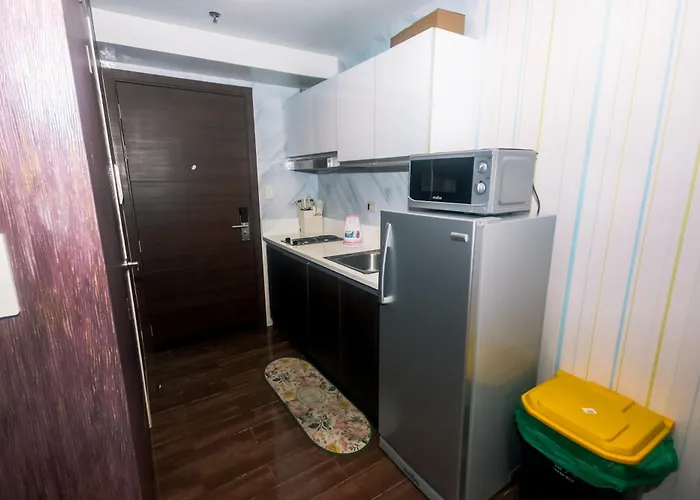 Cozy Peacock Hideaway Stylish Makati 300 Mbps Gym Swim Park Апартаменты *