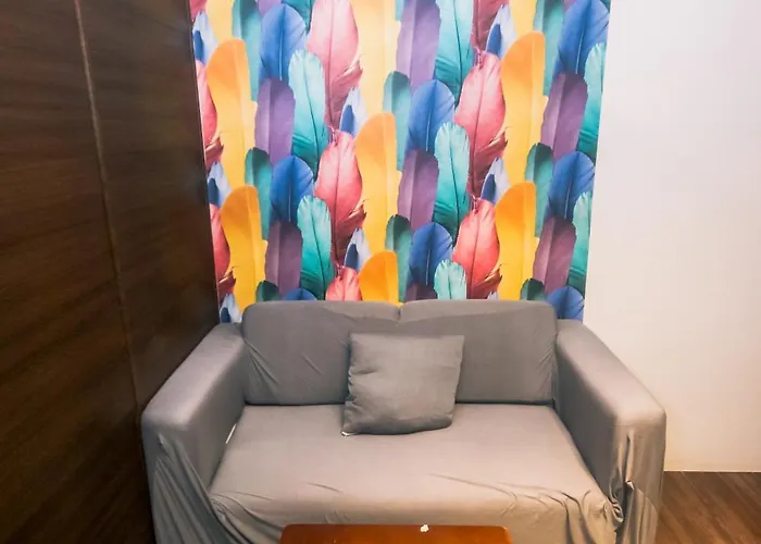 Cozy Peacock Hideaway Stylish Makati 300 Mbps Gym Swim Park Апартаменты Манила